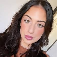 Olivia Rossetti's Instagram, Twitter & Facebook