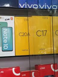 Realme C20A retail box appears ...