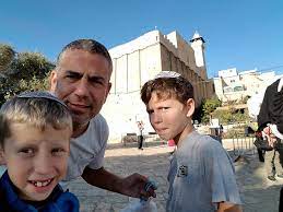 כאשר אנו הישראלים, מדברים על אילת, זה תמיד יבוא יחד שיחה על המלונות בעיר הדרומית אילת אלו מלונות טובים ואלו מלונות זולים באילת, אלו מלונות הכי טובים למשפחות ואלו מלונות נוחים לזוגות ללא ילדים המעוניינים לצאת לחופשה על מנת לנפוש ולחזק את הזוגיות, אתר האינטרנט יכול לתרום מאוד במציאת מלון וכן אפשרות לבוקיניג ישיר לדילים לאילת. Facebook