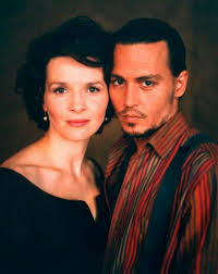Juliette Binoche Johnny Depp In Chocolat Johnny Depp Movies Johnny Depp Chocolat Johnny Depp