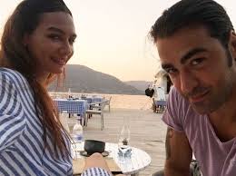 Birce akalay (born 19 june 1984) is a turkish actress. Birce Akalay Ve Sarp Levendoglu Bosandi Galeri Magazin