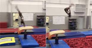 Simone biles gets 'lost in the air' in video of vault stumble. Ich Kann Nicht Aufhoren Mir Dieses Faszinierende Video Von Simone Biles Vault Training Anzuschauen Die Besten Tipps Fur Unterhaltung Mode Beauty Fitness Und Essen Und Die Moglichkeit Alles An Einem Ort Einzukaufen