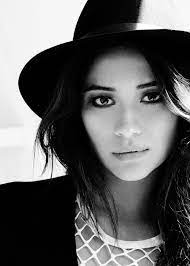Shay Mitchell Ethnicity British Father Filipino Mother Shay Mitchell Shay Pretty Little Liars