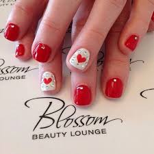 Sin embargo, es esencial cuidar de las uñas acrílicas para mantenerlas en buen estado. Mani Perfecto Para El 14 De Febrero Manicura Unas Decoradas Color Rojo Unas De Amor