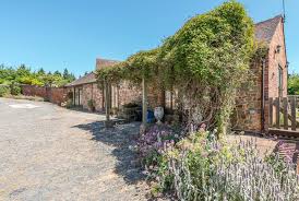 For over 40 years, we have been serving the pets and families of our local area. Garden Barn Garden Barn Bridgnorth Shropshire