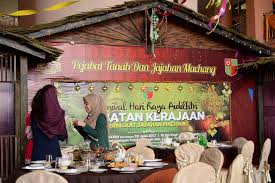 Línea de suelo sabah, pejabat tanah dan jajahan machang, triángulo, hierba, firmar png. Pejabat Tanah Dan Pejabat Tanah Dan Jajahan Machang