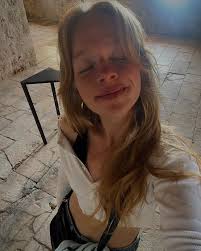 emma calderwood (@escalderwood) • Instagram photos and videos