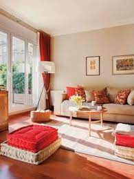 Les murs qui sont en couleur blanche, avec le carrelage de sol blanc, sont un fond parfait pour ce canapé rouge, tout comme pour la table basse en blanc et noir. 8 Meilleures Idees Sur Salon Rouge Et Beige Deco Salon Deco Maison Mobilier De Salon