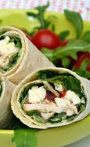 Recette Wraps Au Poulet Sauce Moutarde Tomates Sechees Et Feta 750g Recette Poulet Sauce Moutarde Sauce Moutarde Wraps Poulet