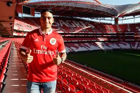 University of valencia | uv · departamento de filología española. De Talla Mundial Cristian Arango Fue Presentado En Su Nuevo Equipo