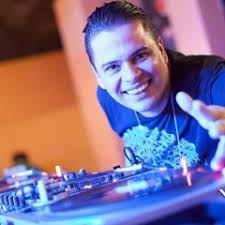 Stream Ally Ferraz music