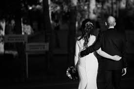 Los restaurantes están rodeados de lagos y jardines, y sirven comida. Boda En El Hotel Abadia De Los Templarios Pili Y Paco Fotoarte2c