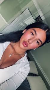 Ashley Gorton's Instagram, Twitter & Facebook