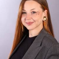 80+ perfiles de «Madeleine»