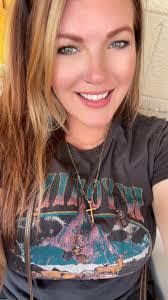 Crystal Briscoe's Instagram, Twitter & Facebook