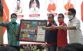 Muncul pertanyaan kenapa kuota internet lokal telkomsel tidak bisa dipakai? pada dasarnya prosedur yang pertama ini memang harus di penuhi agar kuota lokal telkomsel bisa di gunakan. Telkomsel Sebar 75 000 Kartu Internet Gratis Buat Pelajar Sumsel
