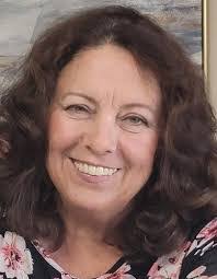 Deena Taylor's Instagram, Twitter & Facebook