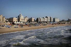A 100 metri dalla spiaggia, sul corso bafile la principale arteria di jesolo che raccoglie una serie ininterrotta di locali, bar. Scheveningen Il Fascino Antico Della Spiaggia D Olanda Latitudinex