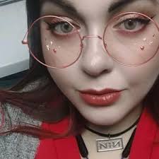 Julia Key (@juliakey42)