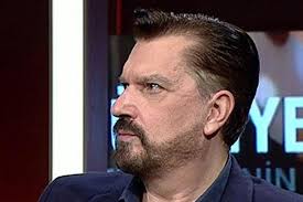 Orta ve lise öğrenimini saint benoit ve saint michel fransız kolejlerinde gördü. Hakan Bayrakci Gozaltina Alindi Timeturk Haber