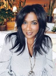 54yrs, after more than 37 long years blowdrying my hair..from 2023 I stop  🛑 completely, now Embracing my natural curly hair, I GOT MY FREEDOM  BACK🥰💃🏾