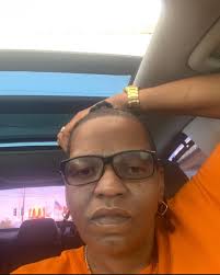 Hey ladies just saying heyyyyy don't be rude say hi back ……