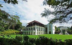 Gedong putih adalah tempat wedding outdoor yg terbesar dan terbersih utk di kota bandung, ditambah stafnya yg ramah dan helpfull, membuat gedong putih pilihan utama utk venue outdoor di bandung. Gedong Putih Mantenan