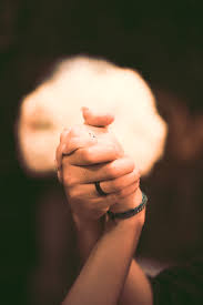 Download now gambar hitam dan putih satu warna lengan karya seni hidung. Gambar Orang Bergandengan Tangan Hitam Putih