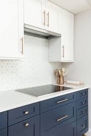 Read our blog to get open concept kitchen kitchen layout kitchen ideas singapore upper cabinets kitchen kitchen ideas singapore renovation budget narrow kitchen closed kitchen living room. 14 Kitchen Design Ideas For Singapore Hdb Condos You Can Easily Achieve Style Degree