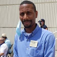 Darwin Cooper's Instagram, Twitter & Facebook