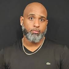 Chris Moses's Instagram, Twitter & Facebook