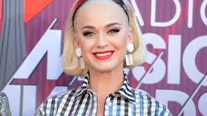 Katy talks about her new baby daisy, giving birth during the pandemic, parenting with her fiancé orlando bloom, the thoughtful baby gifts they got from taylo. Erstmals Gesichtet Katy Perry Shoppt Ohne Baby Und Tragt Die Tuten Selbst