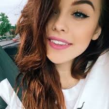 Eleanor Sinclair (@ellouisaa)