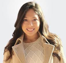 Julia Ferretti's Instagram, Twitter & Facebook