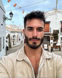 Pasquale Guida (@_donthand) • Threads, Say more