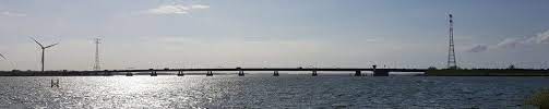 Scheepvaartberichten en vaarwegen en objecten. Haringvlietbrug Wsv De Put