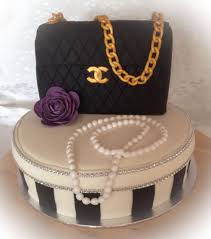 Chanel Torte Tasche Handtasche Cake Bag Handbag Camelia Kamelie Gumpaste Fondant Flowerpaste Handtasche Torte Chanel Kuchen Motivtorten Tasche