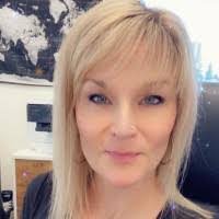 Sheryl Hahn's Instagram, Twitter & Facebook