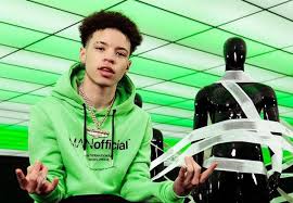He shot to fame in 2017 after releasing his single pull up, and now he's racking in millions. Lil Mosey Biography Wiki Age Height Weight Net Worth