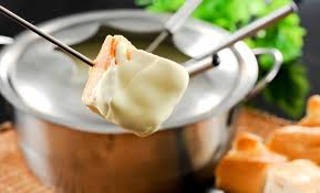 Fondue Face A Notre Dame Fondue Savoyarde Alimentation Idee Recette