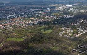 Munchen Und Umgebung Von Oben Aus Dem Zeppelin 2 Von Der Allianz Arena Uber Unterfohring Nach Oberfohring Bild 1701443 Erde In Bildern
