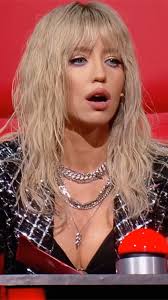 She has the most unique voice ever! 😱 #TheVoice #BlindAuditions