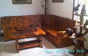 Kayu jati memiliki masa tanam yang cukup lama dan membutuhkan cuaca yang harus mendukung. Kursi Sudut Akar Jati Unik Terbaru Hanya Di Nyonya Furniture