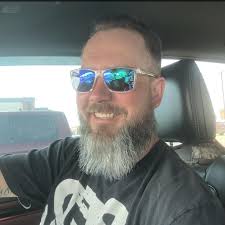 Would you look down? 😨 This slackliner braves The Titan, the tallest  natural tower in the U.S. Adventure awaits with Discovery. ⛰️