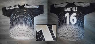#majesticcinemas #nimes #nimesolympique🐊⚽️⚪️🔴 #matchworn #matchwornjersey #hummel. France Gardien De But Maillot De Foot 2000 2001