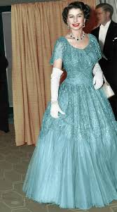 21 апреля 1926, мейфэр, вестминстер, лондон, англия, великобритания). Samye Krasivye Naryady Elizavety Ii V Molodosti Queen Elizabeth Young Queen Elizabeth Royal Dresses