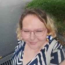 Tapravi #urosintjasa fani bodo točno vedl, na snemanju katere pesmi je  nastala tale fotka.. a veste, da je že 5 let od tega?! 😱 Naju prav zanima,  kdo je z nama že