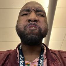 I would be getting the top. My rbs are Hampton and was Connor but now a  super low bench player. Do I take it or nah? I also have nabers and Sutton