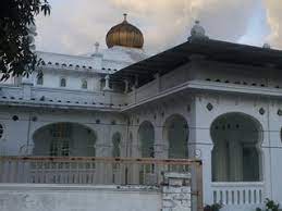 Masjid jamek lrt interchange station refers to a collection of two rapid transit stations named after and situated near masjid jamek in central kuala lumpur, malaysia. Mosque Masjid Jamek Tanjong Malim Nearby Tanjung Malim In Malaysia 3 Reviews Address Website Maps Me