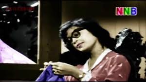 Si cebol hendak mencapai bulan (bintang) =menghendaki sesuatu yang. Traduzione Bulan Dipagar Bintang Saloma Testo Della Canzone